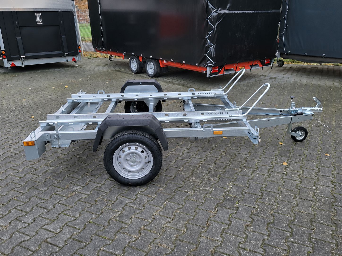 Anhänger mieten in Berlin & Minden – STEMA Motorradanhänger 750 kg